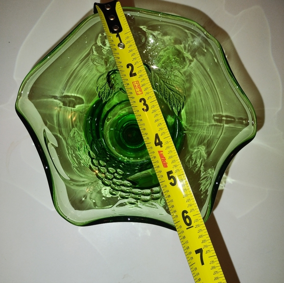 VINTAGE L G WRIGHT DEPRESSION GLASS GREEN STRAWBERRY AND CURRANTS COMPOTE - Picture 3 of 8